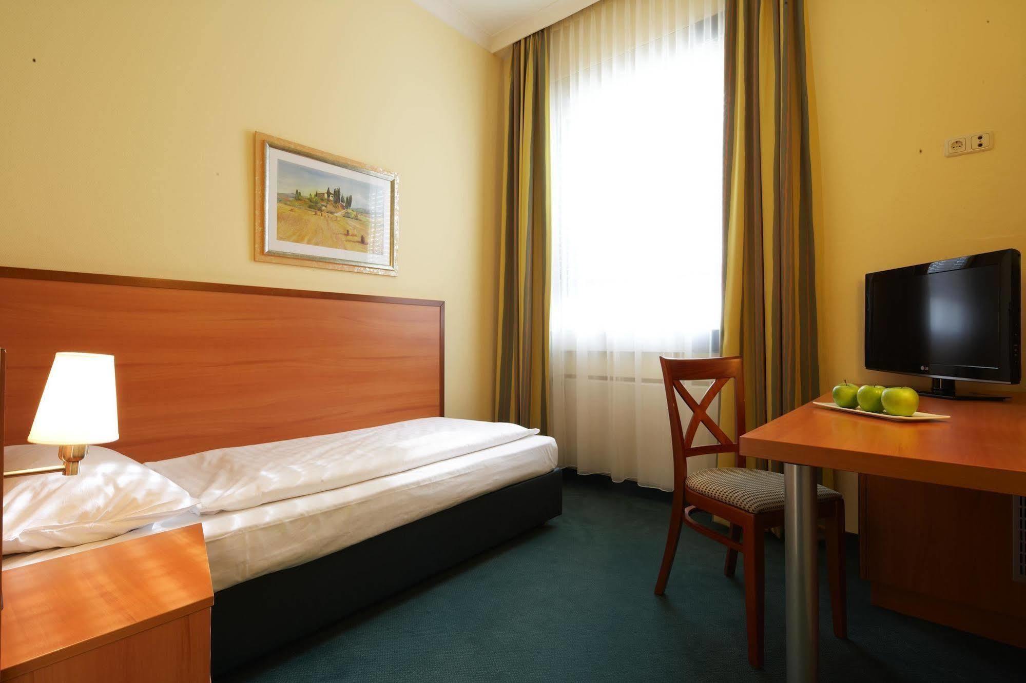 Intercityhotel Hotel 4*